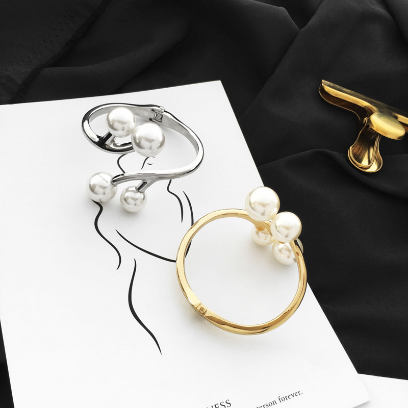 fashion alloy pearl open bracelet