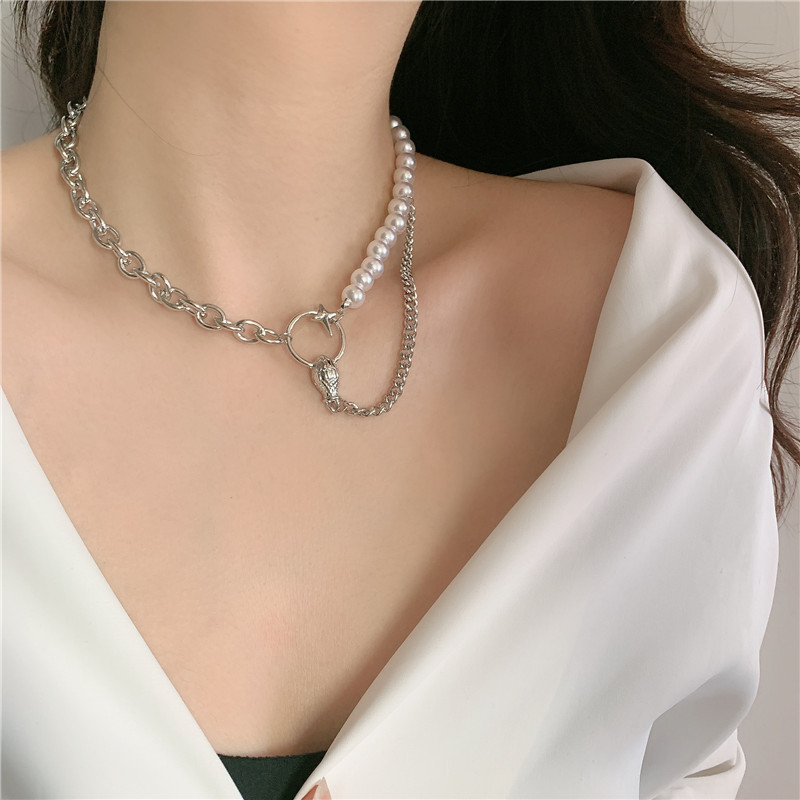 Fashion Snake Head Star Pearl Chain Stitching Short Clavicle Chain Necklace display picture 2