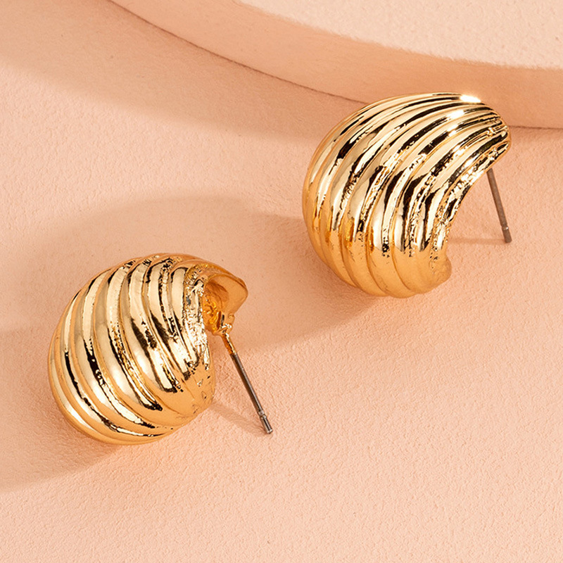 Mode Einfache Shell Retro-legierung Ohrringe Für Frauen Hot-saling Großhandel display picture 4
