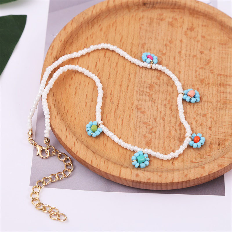 Fashion Long Hand-woven Rice Bead Flower Necklace display picture 2