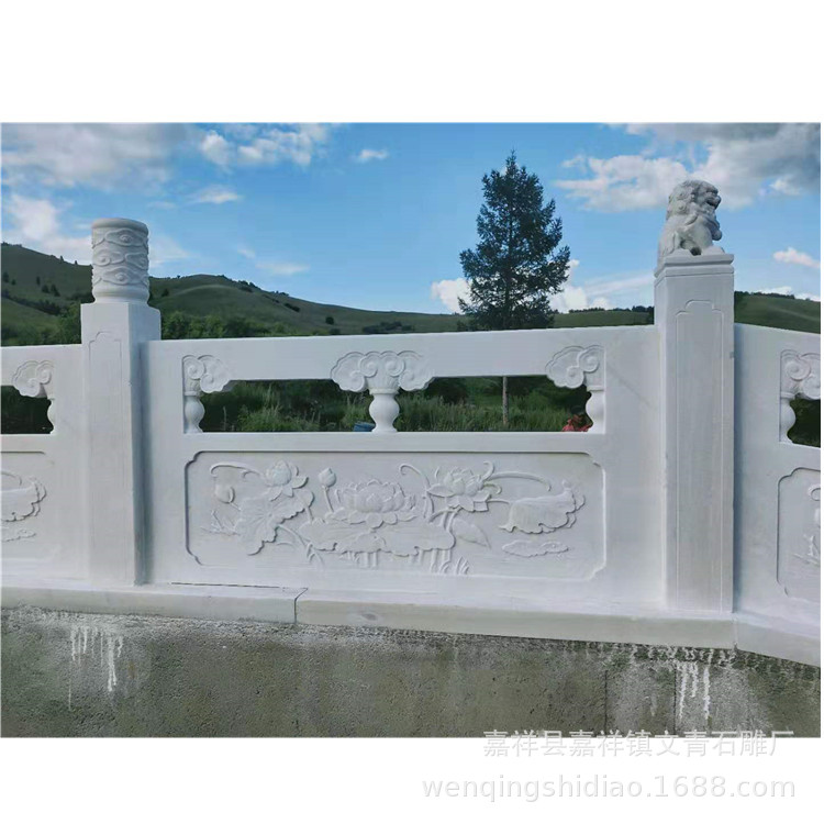 一体汉白玉石栏杆安装 寺庙雕花石雕栏杆 花园石雕防护栏