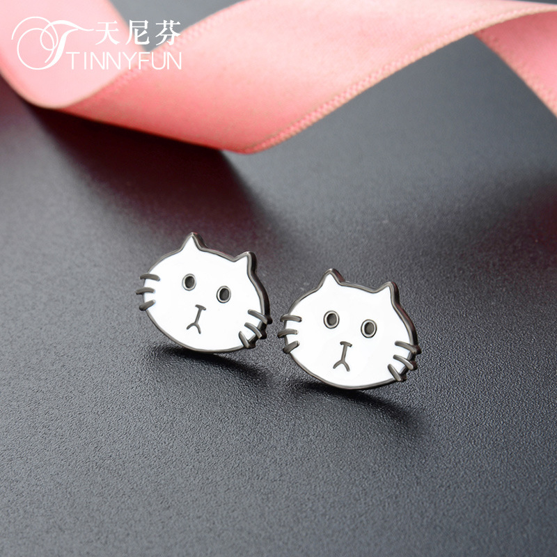 Japonés y coreano s925 pendientes de plata de las mujeres simples pendientes de gato creativo regalo del estudiante gota de aceite fuente de joyería fábrica