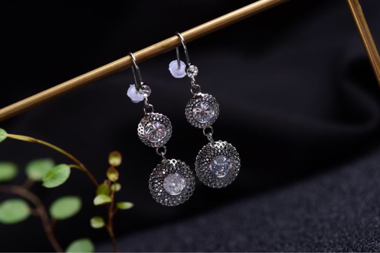 S925纯银针耳环女耳饰闪闪满钻微镶锆石长款耳坠日韩时尚气质耳环