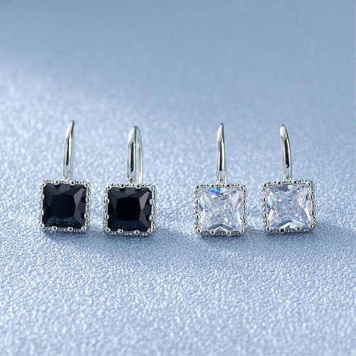 Korean version of exquisite, compact and simple square zircon ear hooks for women, cold style square black diamond earrings, Internet celebrity Baita jewelry