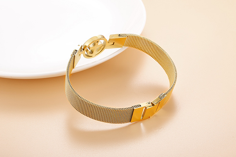 Korean Style Geometric Titanium Steel 18K Gold Plated Bracelets In Bulk display picture 4