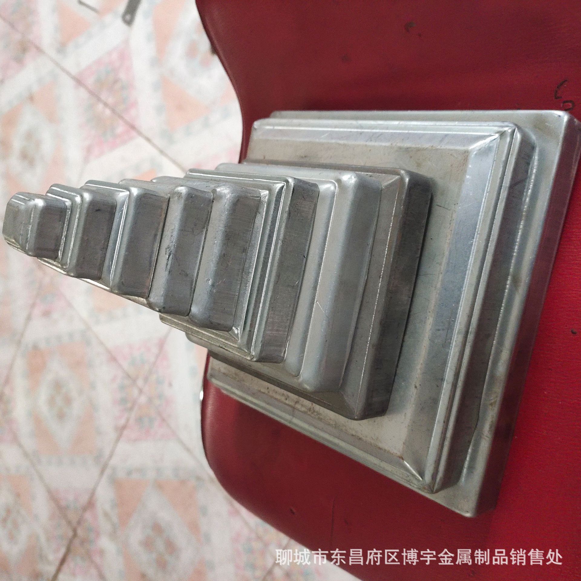 供应锌钢护栏配件连接件 立柱上帽 阳台护栏连接件