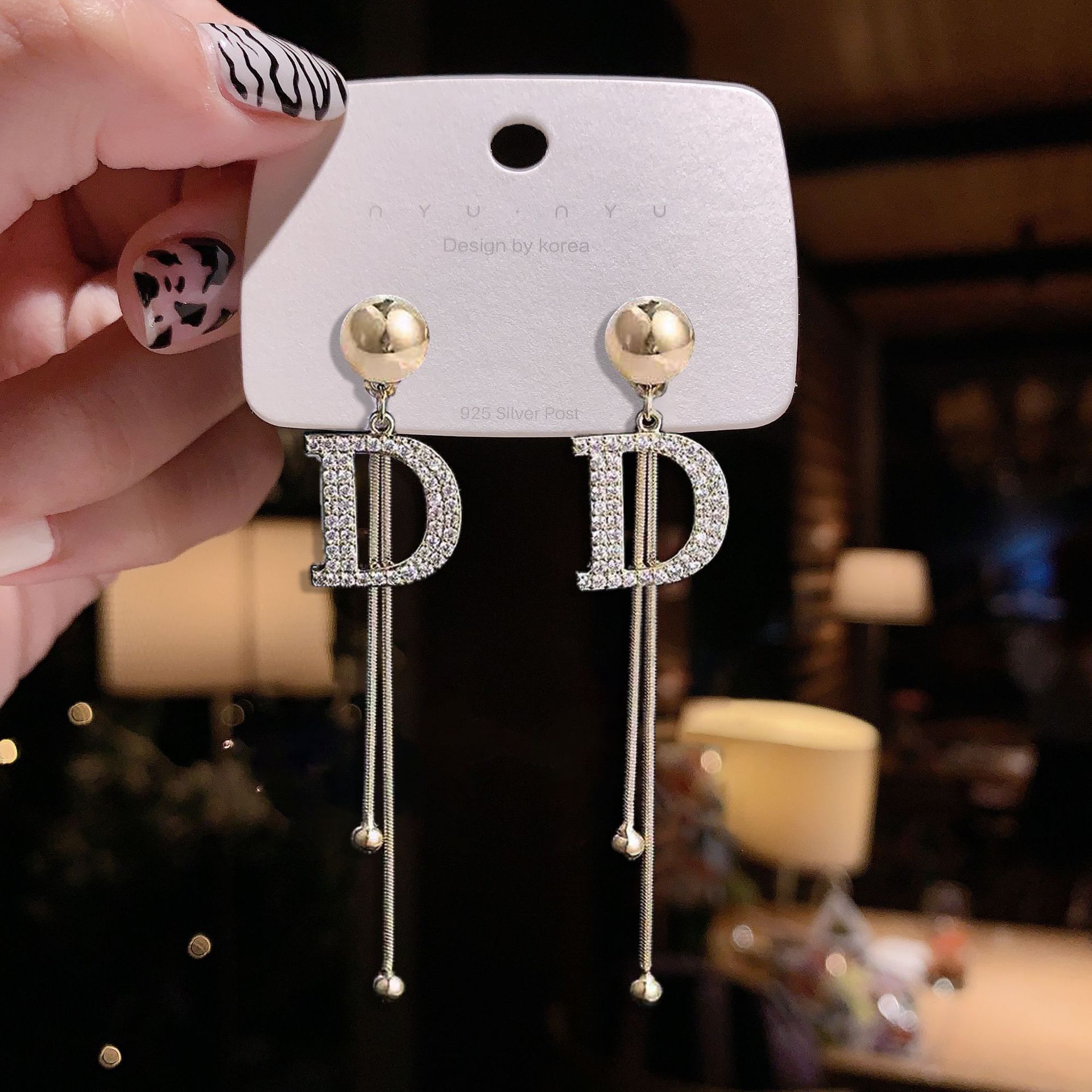 Dongda Gate new D letter stream Su Earrun female 925 silver needle fashion wild temperament long earrings simple earrings