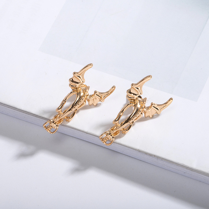 Nouveau Long Métal Exagéré En Forme De Dragon Animal Zodiaque Dragon Boucles D&#39;oreilles En Gros Nihaojewelry display picture 6