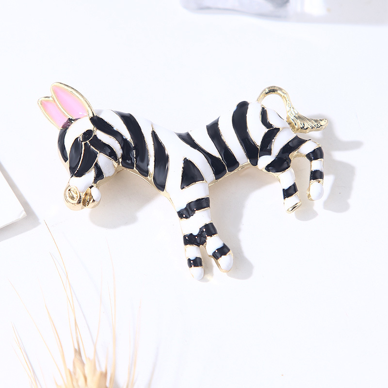 broche de cavalo branco preto estilo antigo feito à mão esmalte gotejamento temperamento moda gotejamento óleo pino broche jóias_voghion.com