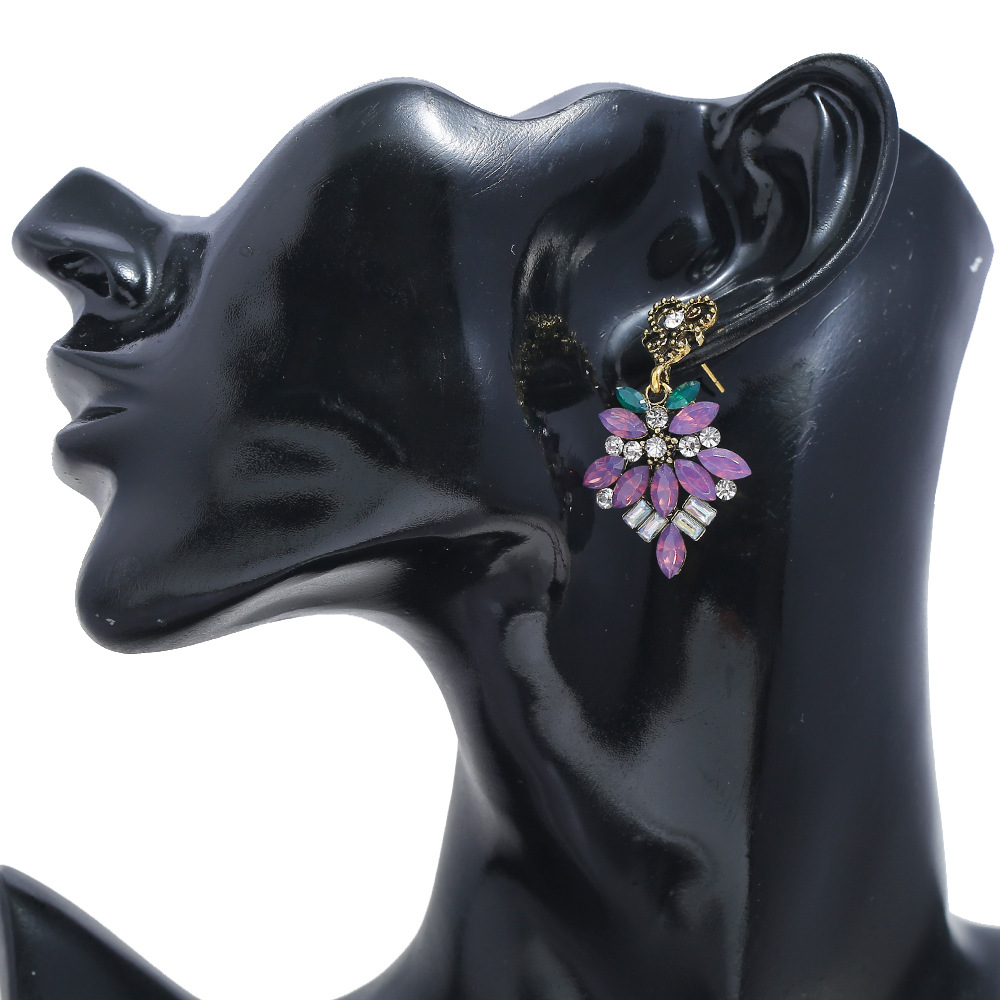 Alloy Diamond Floral Earrings For Women Retro Color Rhinestone Long Earrings display picture 3