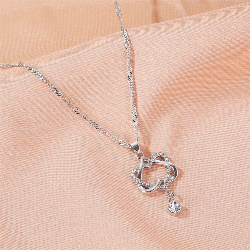 New Necklace Temperament Love Concentric Knot Necklace Heart Dependent Pendant Clavicle Chain Valentine's Day Gift Wholesale Nihaojewelry display picture 6