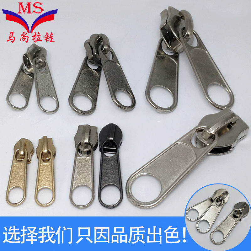 Nylon bag with zipper