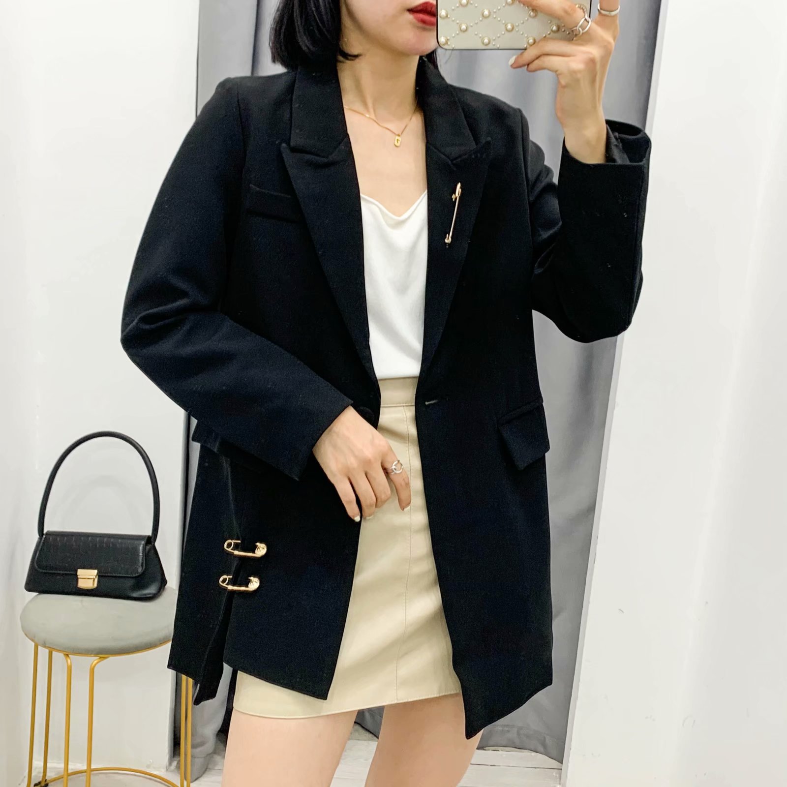 wholesale women s new style one buckle temperament pin small suit  NSAM4200