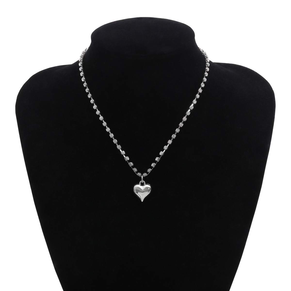 Fashion Jewelry Fresh Temperament Single-layer Handmade Geometric Necklace Simple Claw Chain Diamond Heart Pendant Necklace Wholesale Nihaojewelry display picture 7