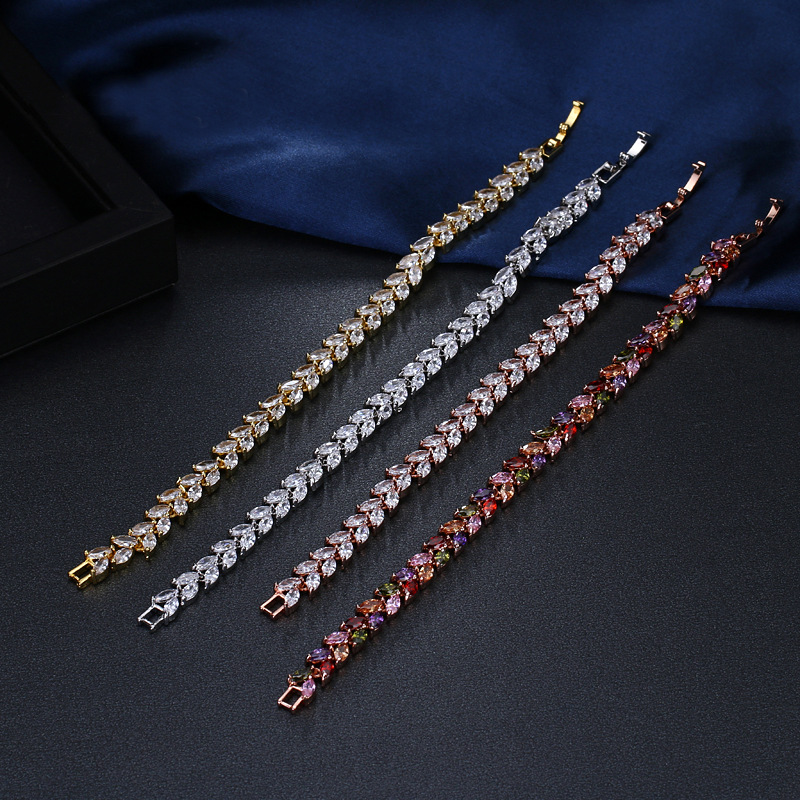 Elegant Luxurious Lady Geometric Copper Inlay Zircon Bracelets display picture 3