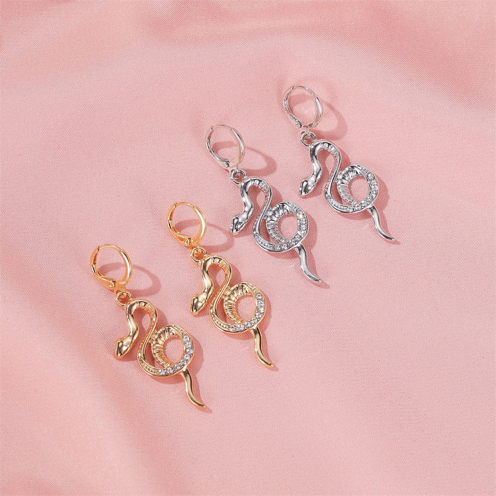 New Earrings Temperament Luxury Earrings Ear Buckle Personality Full Diamond Snake Shaped Long Earrings Ladies Earrings Wholesale Nihaojewelry display picture 6