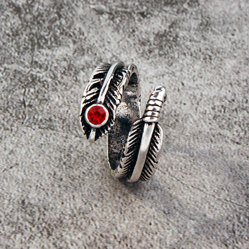 European Cross-border Hot Selling Ornament Vintage Gothic Men's Ring Personality Ruby Arrow Faucet Ring display picture 4