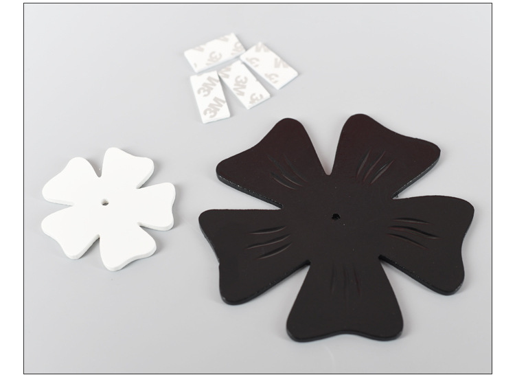 The room decoration is simple and three-dimensional, with plum blossom wall stickers, children's clothing store, kindergarten wall color small decorations, and wooden handicrafts detail image 11