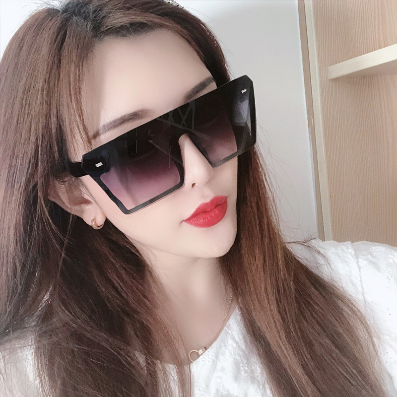Sunglasses Image 4