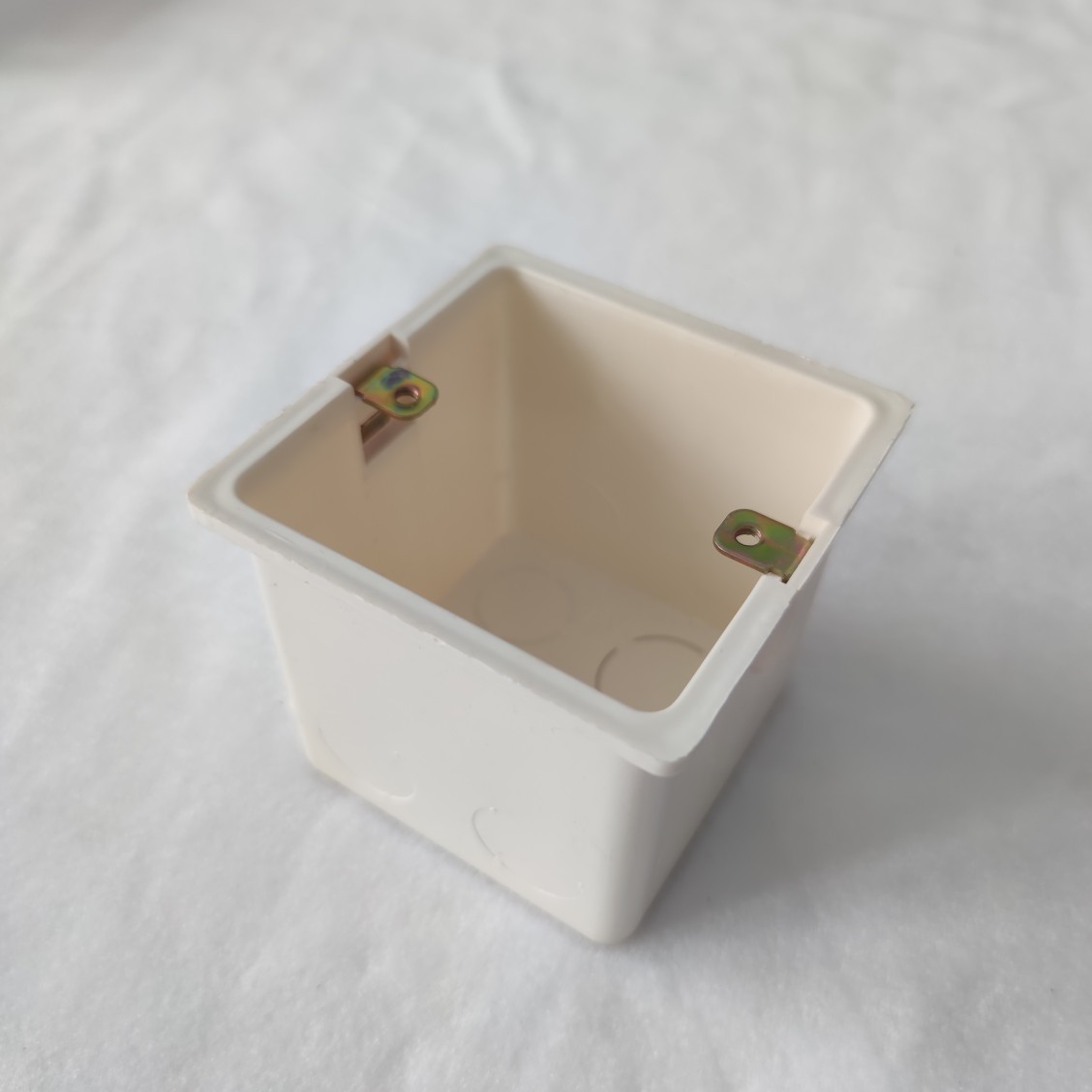 86型建筑工程专用墙壁开关插座暗装底盒70高PVC塑料方接线盒厂家|ms