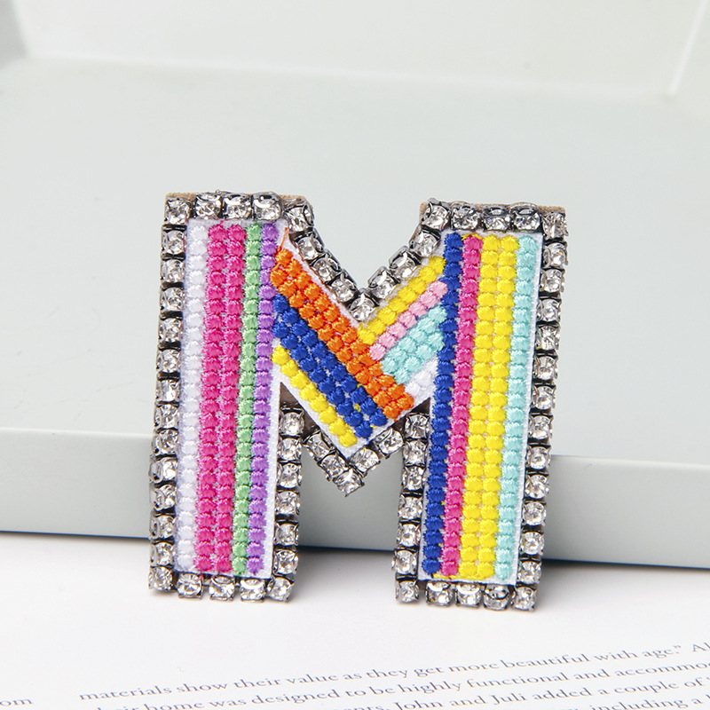 Simple Style Letter Rhinestone Embroidery Women's Brooches 1 Piece display picture 11