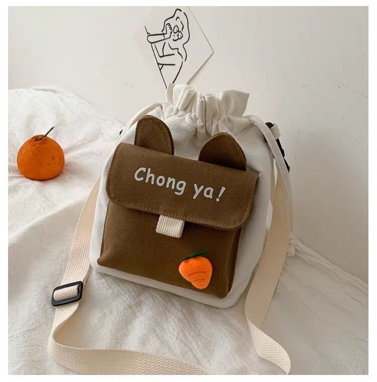 "2020 New style canvas bags for foreign trade, Korean style creative and fashionable shoulder bags, crossbody bags, one-piece consignment. undefined