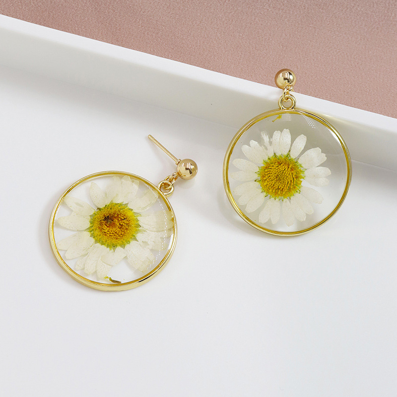 Popular New Flower Dried Flower Glue Block Earrings Wholesale display picture 2