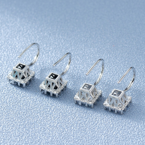 Korean version of exquisite, compact and simple square zircon ear hooks for women, cold style square black diamond earrings, Internet celebrity Baita jewelry