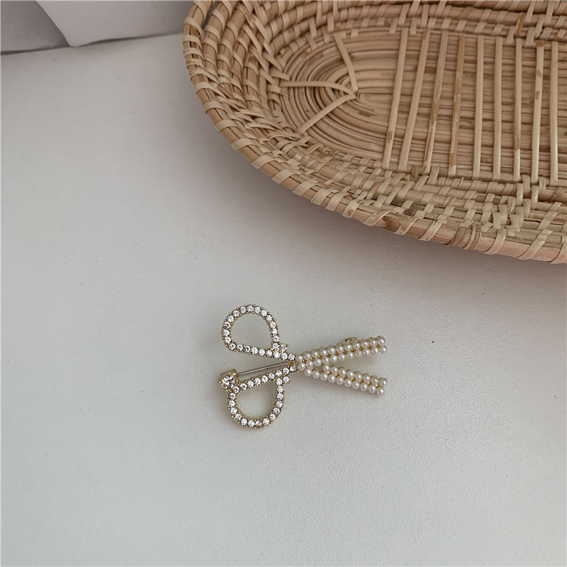 Baroque Multi-style Irregular Bow Brooch display picture 7