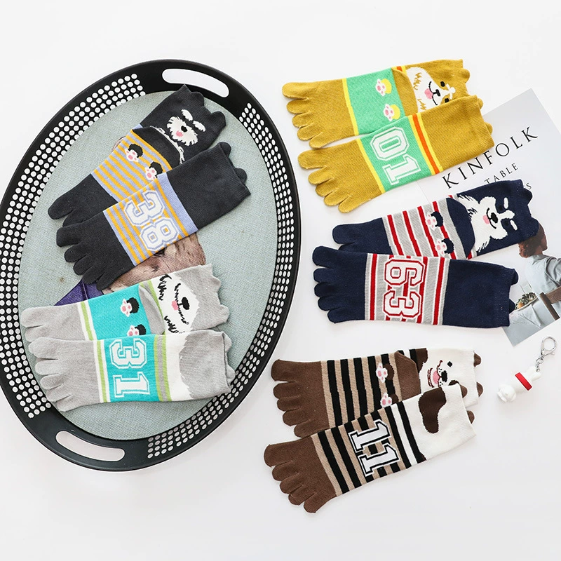New five -finger socks female solid color cotton mid -toe socks cartoon dog socks