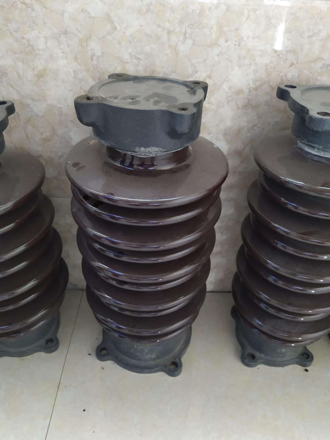 ZS-40.5/4  ，   ZS-40.5/8   ，支柱瓷绝缘子     厂家直供