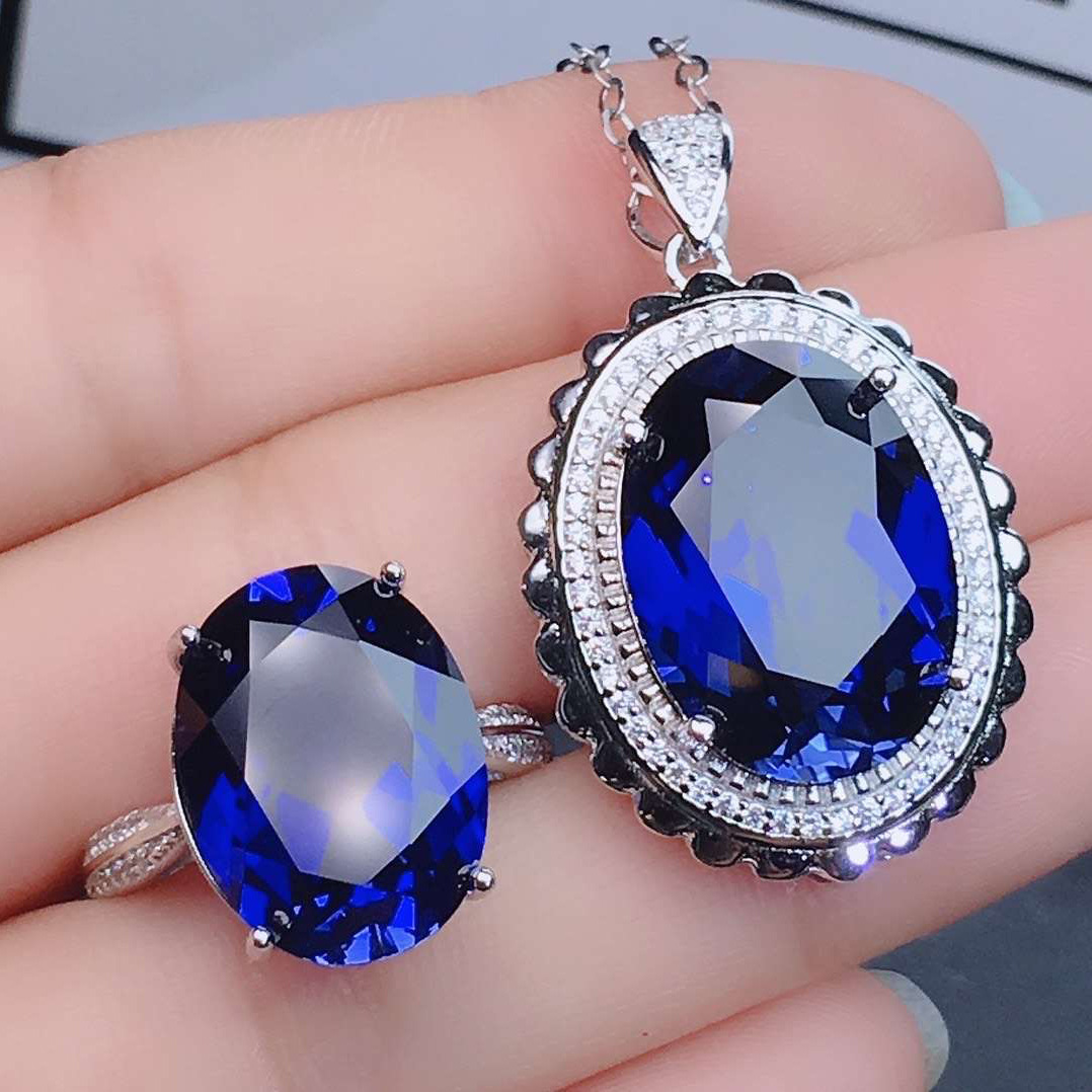 Fashionable blue diamond