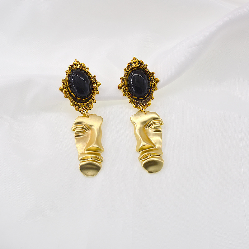 Baroque Minimalist Abstract Face Earrings French Retro Earrings Wholesale Nihaojewelry display picture 3