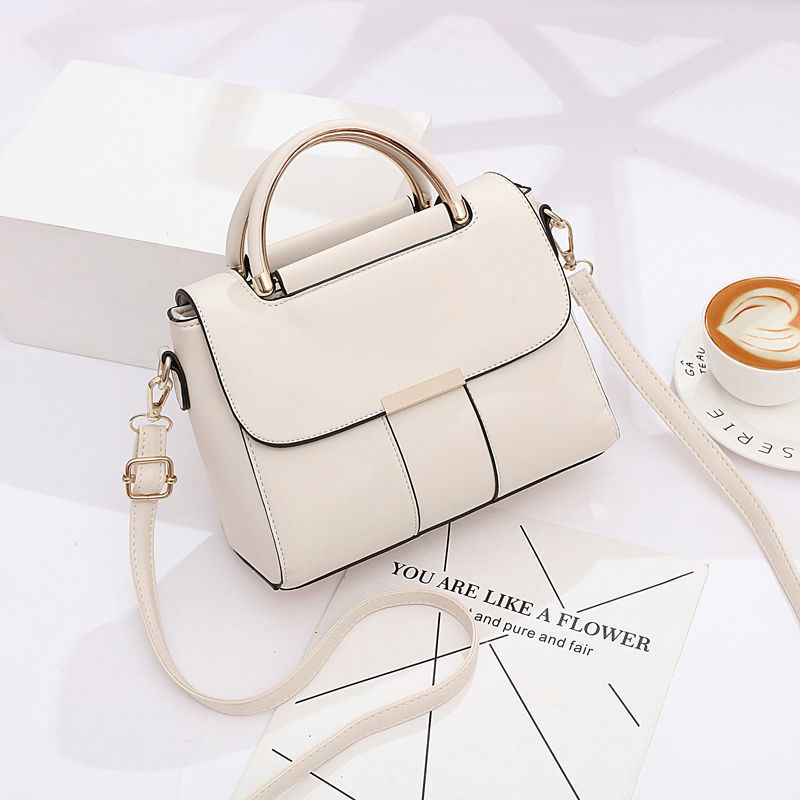 Small Square Bag Handbag Women's Bag New Versatile Women's Fashion One Shoulder Messenger Bag