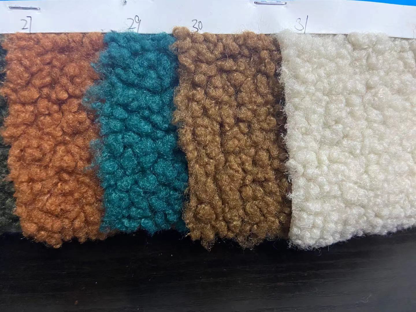 En stock teñido Altai franela grande de peluche de lana de oveja rollo de lana de cordero muñeca ropa de tela de felpa