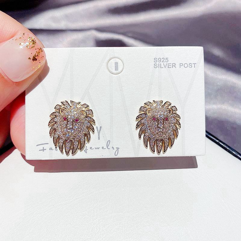 Boucles D&#39;oreilles Micro-incrustées De Zircon Lion Dominateur Aiguille Argent display picture 1