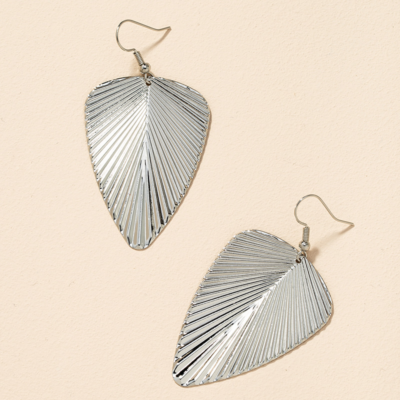 Fashion Metal Leaf Earrings display picture 5