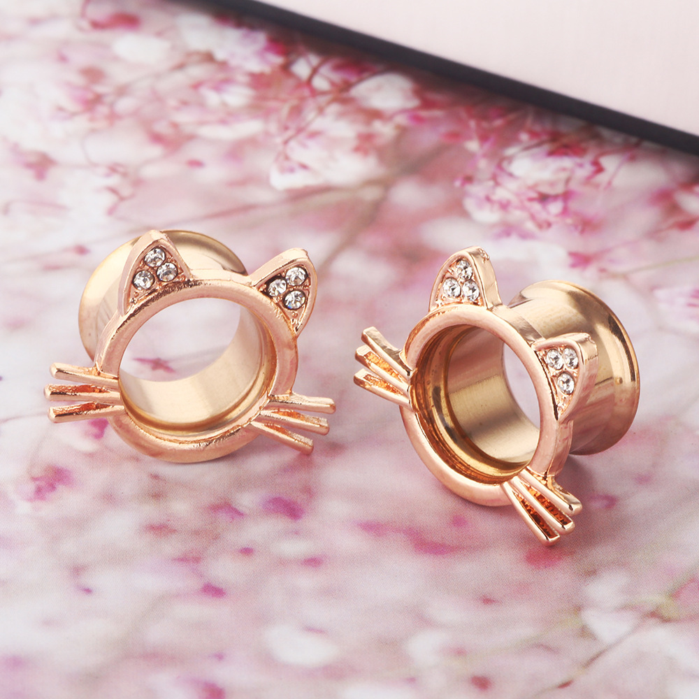 Pointed titanium steel lip stud product view