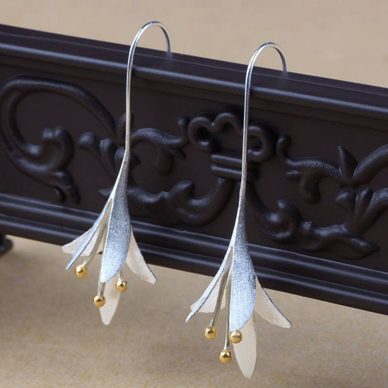 Simple Creative Geometric Pure Color Flower Copper Earrings Wholesale display picture 3