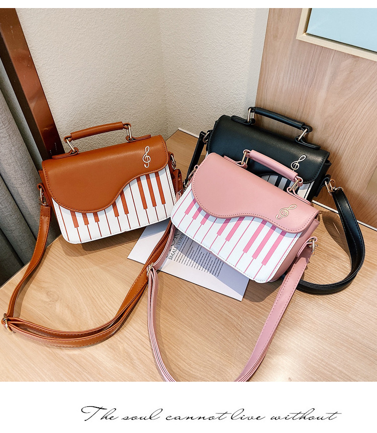 Small Pu Leather Solid Color Fashion Square Flip Cover Square Bag Shoulder Bag display picture 13