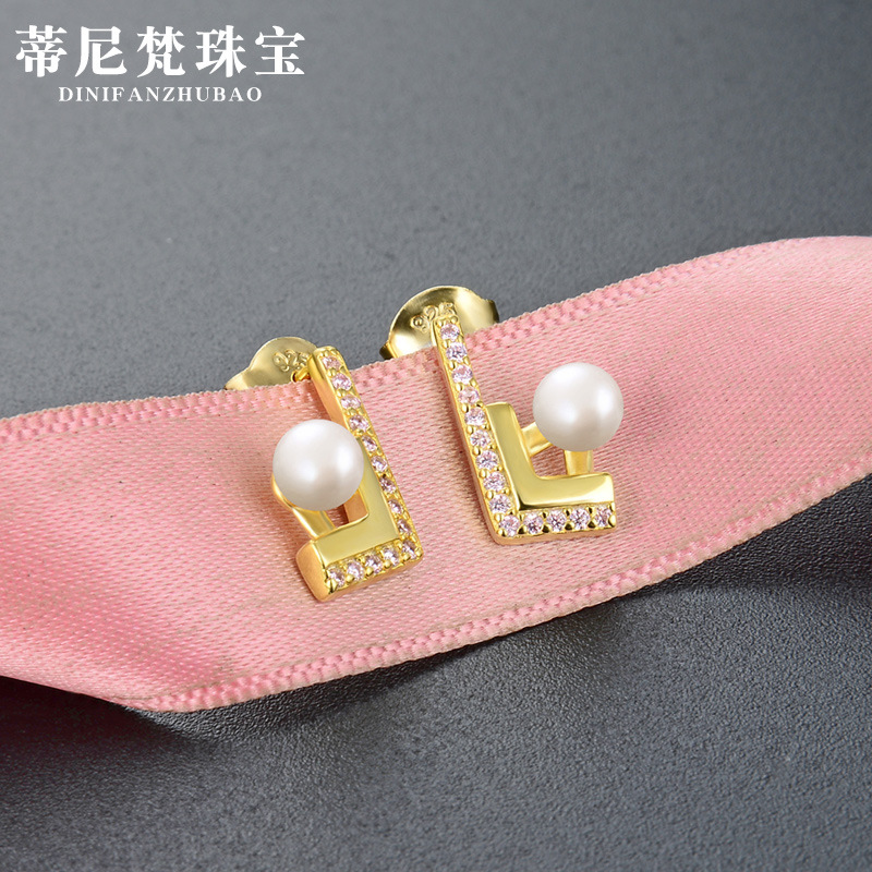 Venta caliente transfronteriza s925 plata diamante Stud pendientes moda creativa estilo Chanel luz lujo elegante pendientes para las mujeres al por mayor