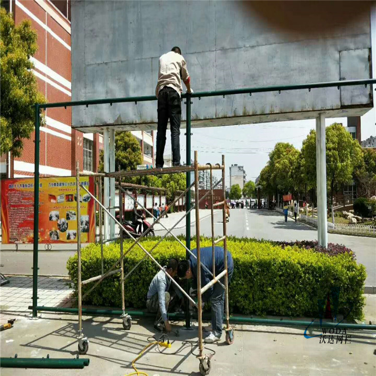 优质pvc球场围网篮球场防护网包塑勾花网围栏现货供应 可定制