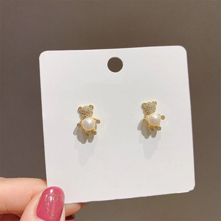 Korean Rhinestone Bear Pearl Earrings Wholesale Nihaojewelry display picture 4