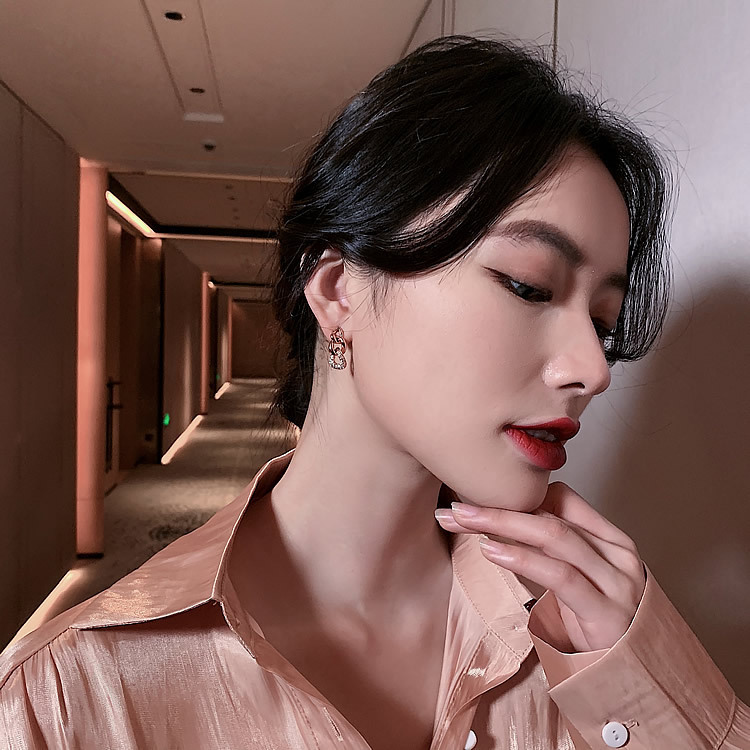 Wrapped Earrings New Wave Korean Simple Small Earrings Silver Needle Wholesale Nihaojewelry display picture 1