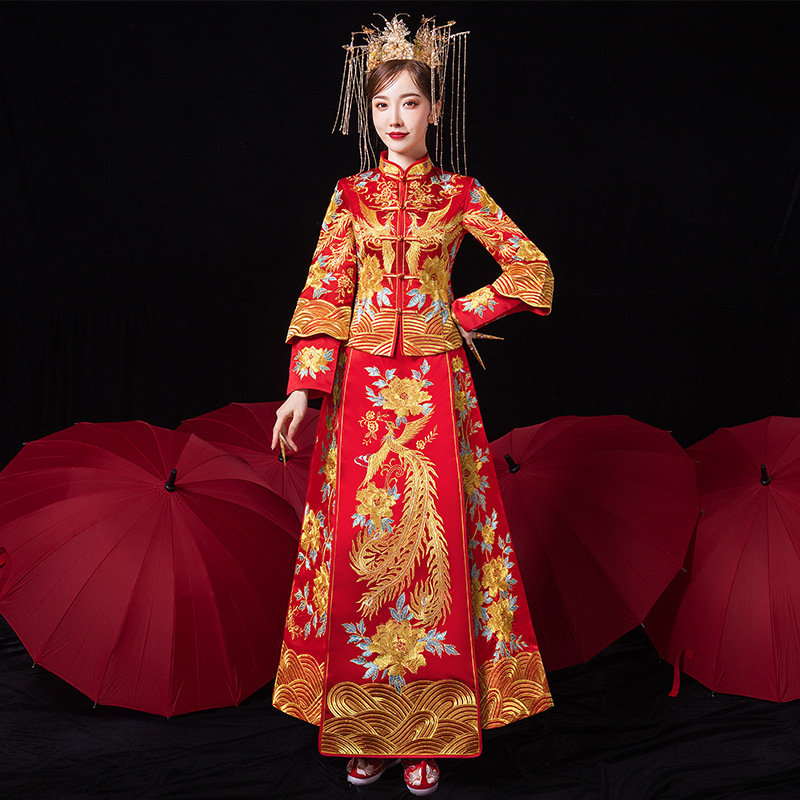 Bridal Chinese Wedding dress show photos shooting phoenix  wedding dressfor bride ancient qipao wedding dress