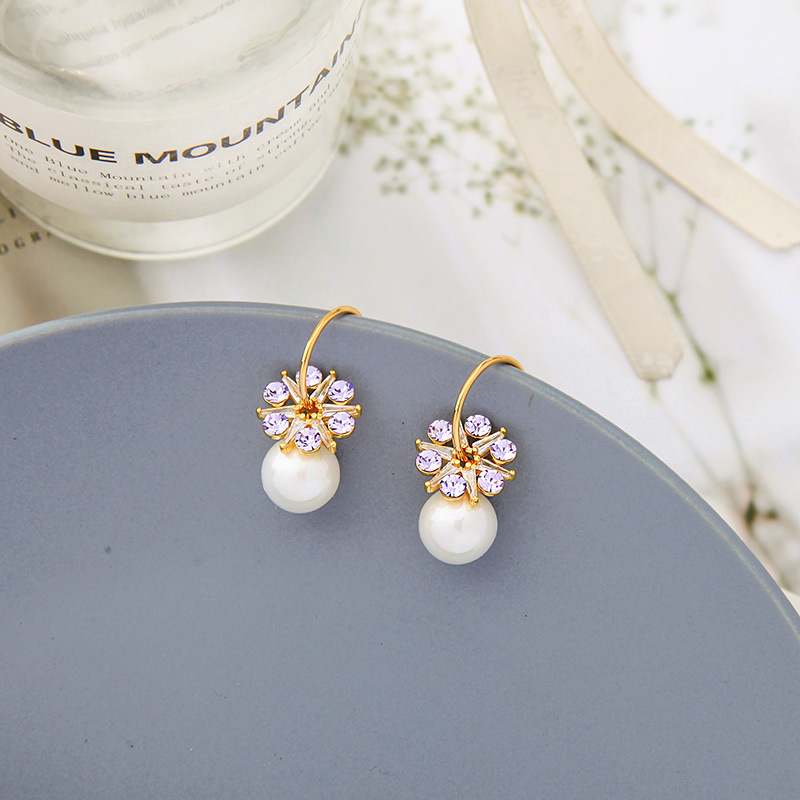 Flower Simple Pearl Korean Niche C-shaped Circle Alloy Earrings display picture 1