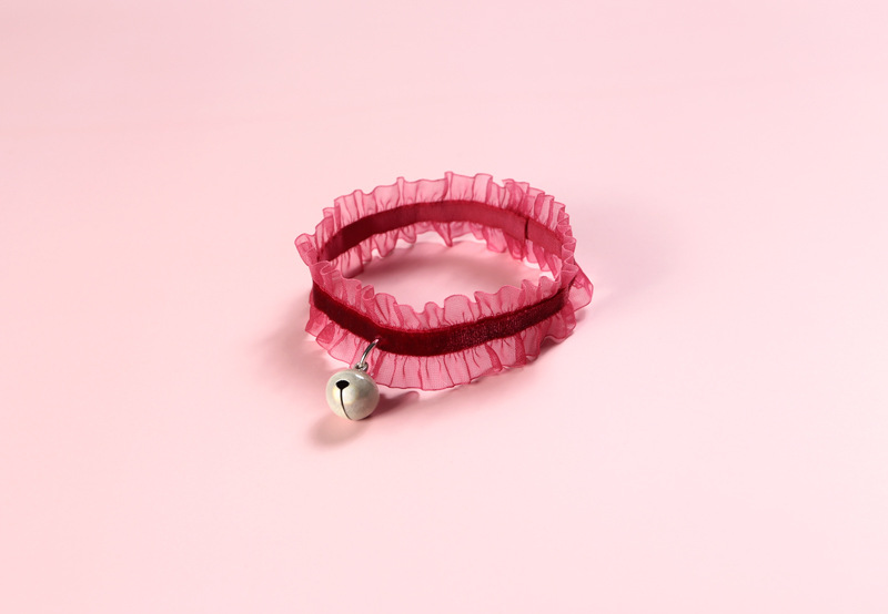 Cordillera de terciopelo elástico ajustable mascota collar campana perros gatos conejos collar perros