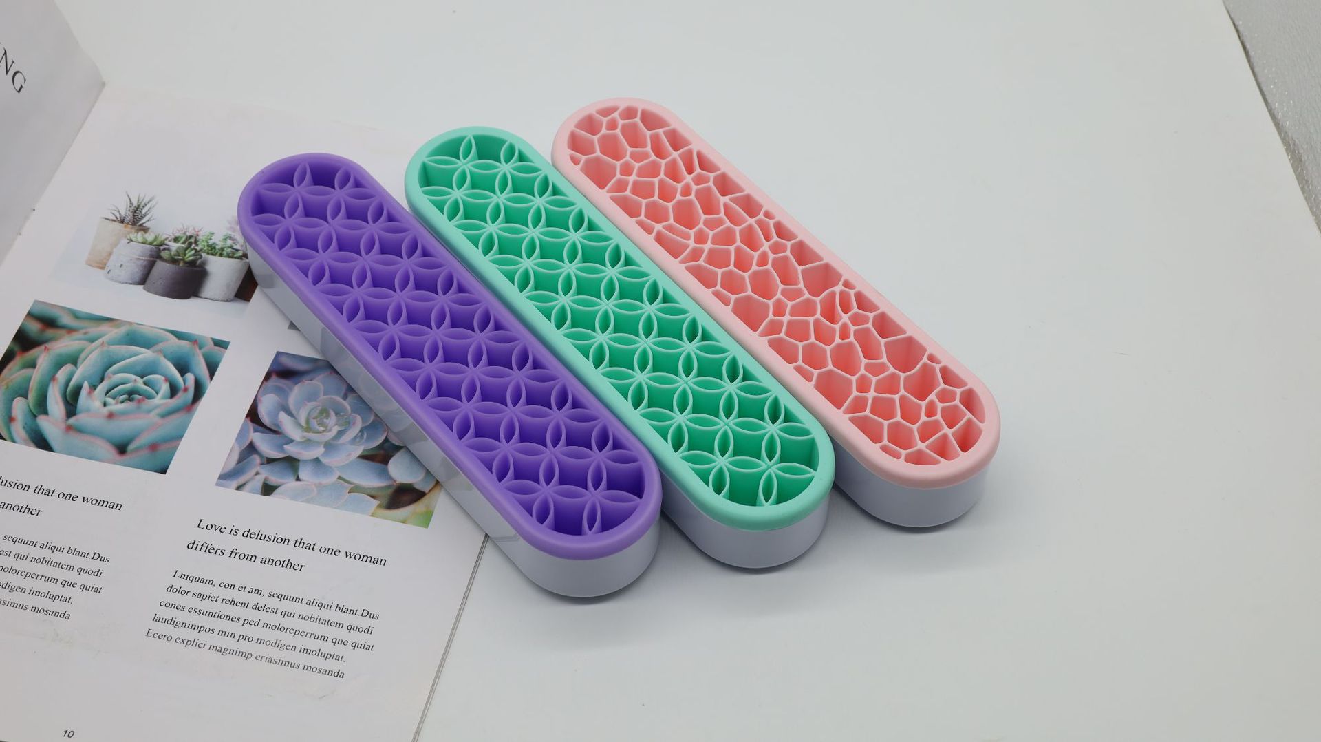 Compact Brush Holder