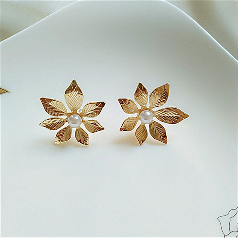 1 Pair Classic Style Flower Plating Inlay Metal Artificial Gemstones Ear Studs display picture 2