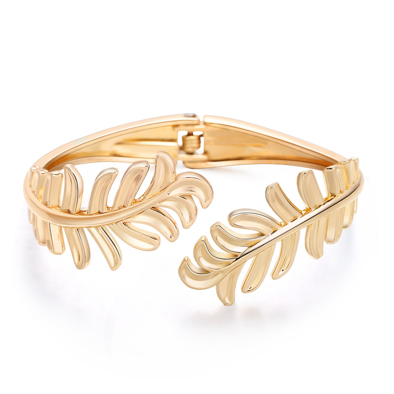 fashion gold-plated leaf diamond bracelet